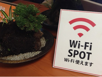 無料朝食付・全室Wi-Fi無料接続可能